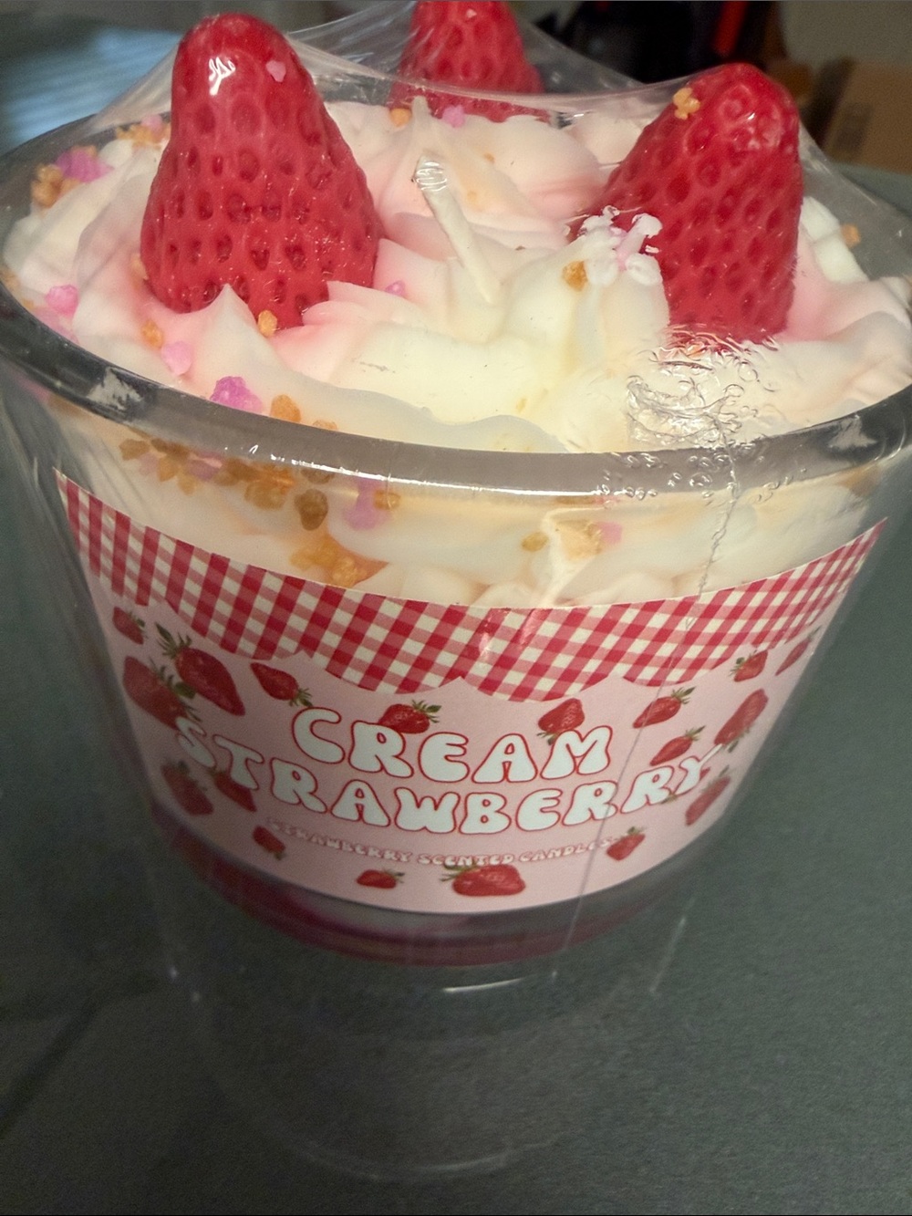Cream Strawberry Scented Candle - Pink 🆕